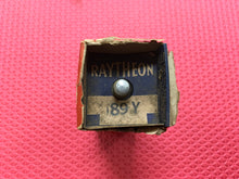 Load image into Gallery viewer, Raytheon Number Type 89 89Y #89 Vacuum Tube Shoulder ST Shape Micanol Base NOS NIB