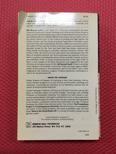 Load image into Gallery viewer, Life Beyond Earth The Intelligent Earthling's Guide To Life In the Universe Gerald Feinberg Robert Shapiro William Morrow And Company 1980