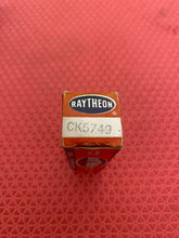 Load image into Gallery viewer, Raytheon 5749 CK5749 Industrial Grade Vacuum Tube NOS NIB