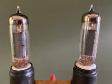 Load image into Gallery viewer, Pair Raytheon 7189 / 6BQ5 / EL84 Vacuum Tubes
