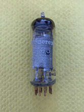 Load image into Gallery viewer, Amperex E81L 6686 Vacuum Tube Valve Mesh Plates Gold Pins NOS NIB