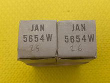 Load image into Gallery viewer, Matched Pair General Electric 5654 JAN-5654W 6AK5 6J1 6J2 Milspec Industrial Vacuum Tubes Valves NOS NIB