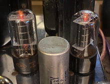 Load image into Gallery viewer, Matched Pair CBS-Hytron 6V6 6V6GT Black Plate Clear Bottle Copper Support Rods Vacuum Tubes Valves