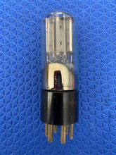 Load image into Gallery viewer, Cunningham 25Z5 Vacuum Tube Valve Narrow Bottle