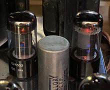 Load image into Gallery viewer, Matched Pair General Electric GE 6V6 6V6GT Vacuum Tubes Valves Copper Support Rods Black Plates Silver Tops Clear Bottles NOS NIB