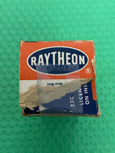 Load image into Gallery viewer, Raytheon 7Z4 Vacuum Tube NOS NIB
