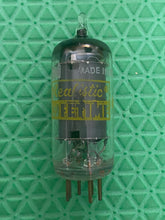Load image into Gallery viewer, Realistic Radio Shack Gold Clad 6AU6 / 6AU6A Vacuum Tube NOS NIB