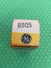 Load image into Gallery viewer, General Electric GE 8BQ5 Vacuum Tubes NOS NIB