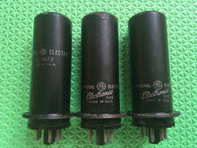 Load image into Gallery viewer, 3 General Electric GE 1622 / 6L6 Industrial Vacuum Tubes Valves Lot Of Three
