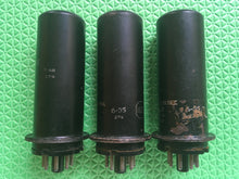 Load image into Gallery viewer, 3 General Electric GE 1622 / 6L6 Industrial Vacuum Tubes Valves Lot Of Three
