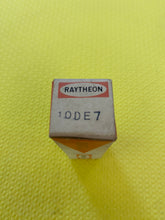 Load image into Gallery viewer, Raytheon 10DE7 Vacuum Tube NOS NIB
