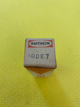 Load image into Gallery viewer, Raytheon 10DE7 Vacuum Tube NOS NIB
