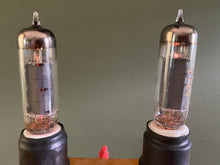 Load image into Gallery viewer, Pair Raytheon 7189 / 6BQ5 / EL84 Vacuum Tubes Valves
