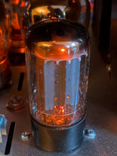 Load image into Gallery viewer, Mullard 5AR4 GZ34 Rectifier Tube Valve NOS-Testing
