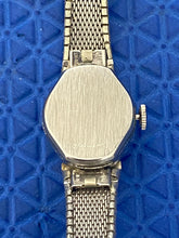 Load image into Gallery viewer, Lejour Wind-Up Ladies' Mechanical Wristwatch 17 Jewels
