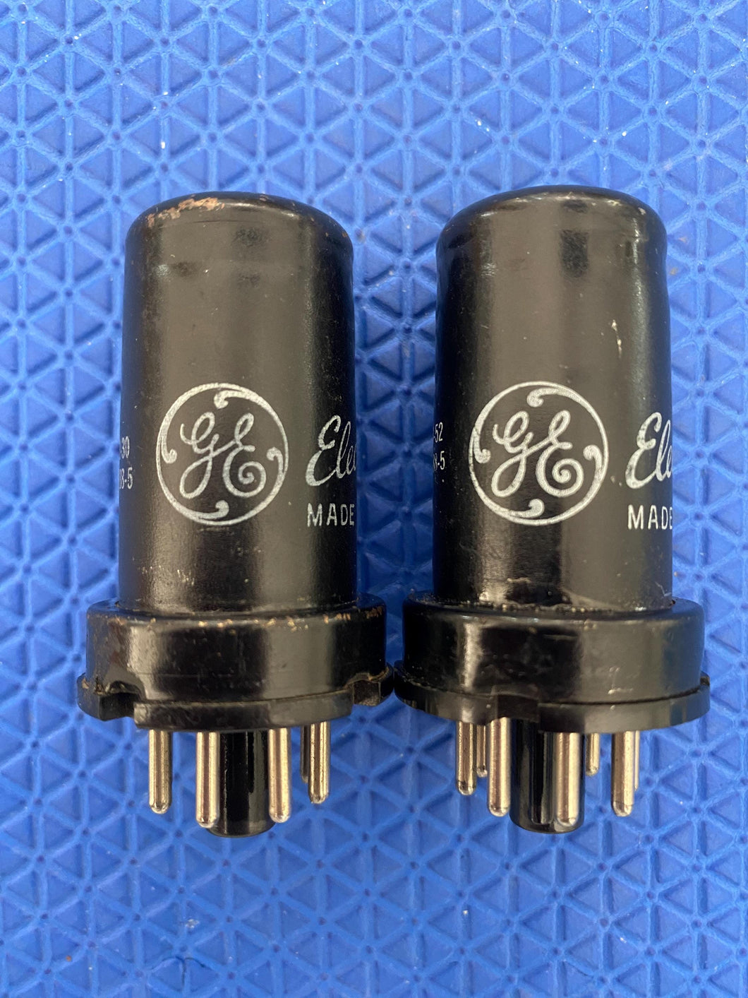 Matched Pair General Electric GE 6SJ7 6J8P Vacuum Tubes Valves