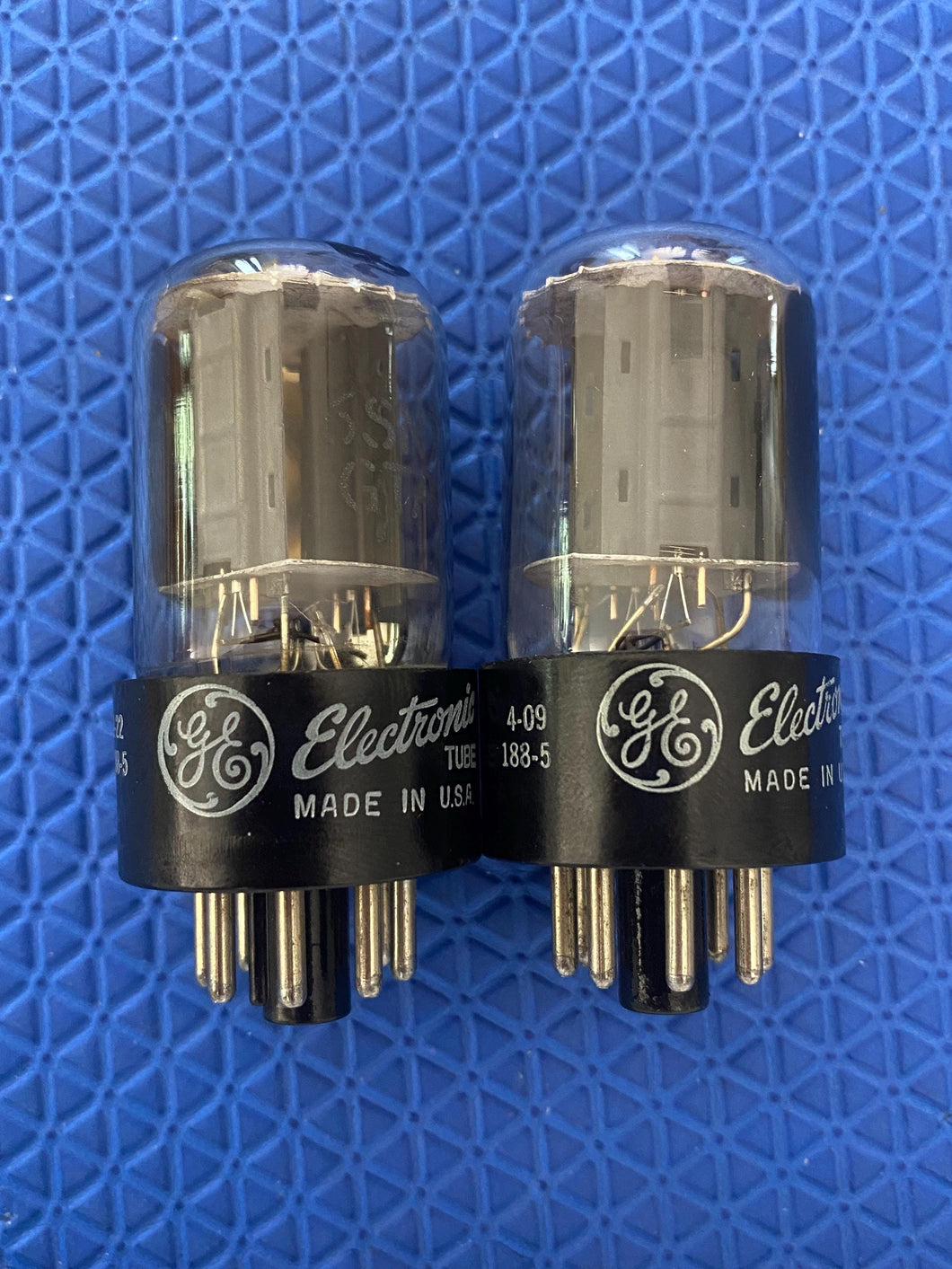 Matched Pair General Electric GE 6SN7 6SN7GTA Vacuum Tubes Valves Copper Support Rods