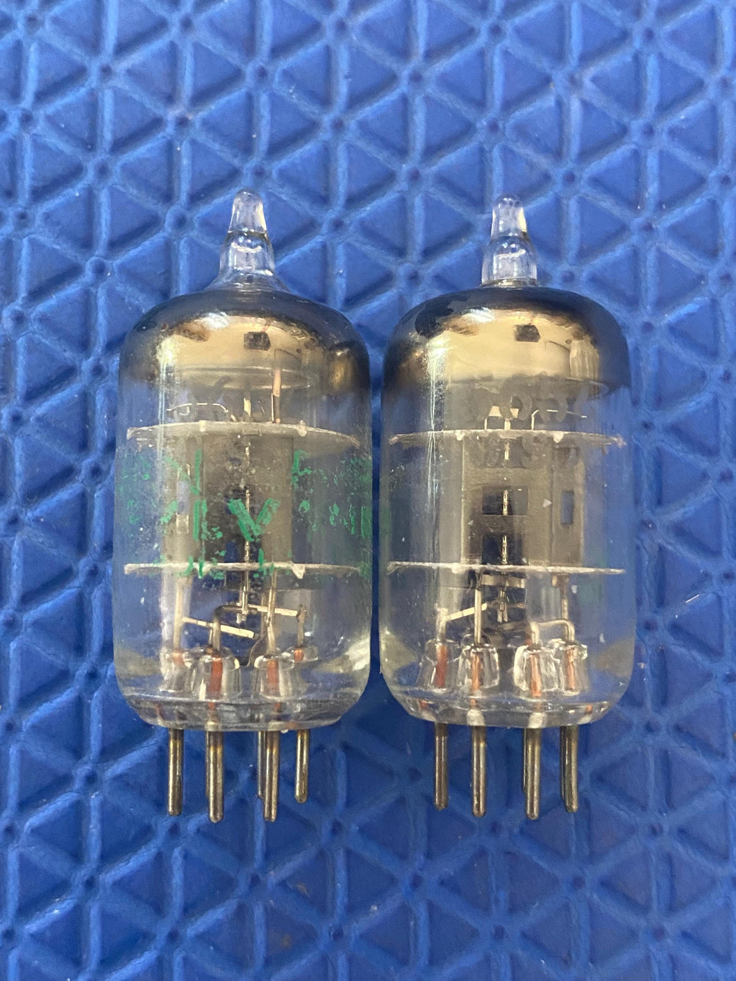 Matched Pair Sylvania 5654 6AK5 6J1 6J2 Black Plate Industrial Vacuum Tubes Valves