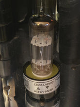 Load image into Gallery viewer, 5 Toshiba 8FQ7 8CG7 6FQ7 6CG7 Vacuum Tubes Copper Support Rods Lot Of Five
