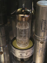 Load image into Gallery viewer, 5 Toshiba 8FQ7 8CG7 6FQ7 6CG7 Vacuum Tubes Copper Support Rods Lot Of Five
