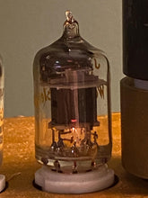 Load image into Gallery viewer, Western Electric WE 6AK5 Vacuum Tube
