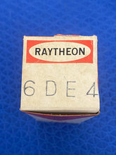 Load image into Gallery viewer, Raytheon 6DE4 6CQ4 Vacuum Tube NOS NIB
