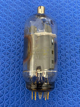 Load image into Gallery viewer, Radio Shack Realistic 6JE6 6JE6C Gold Pin Vacuum Tube
