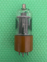 Load image into Gallery viewer, Sylvania JAN-CHS-5933 5933 807W FU7 Milspec Vacuum Tube NOS-Testing
